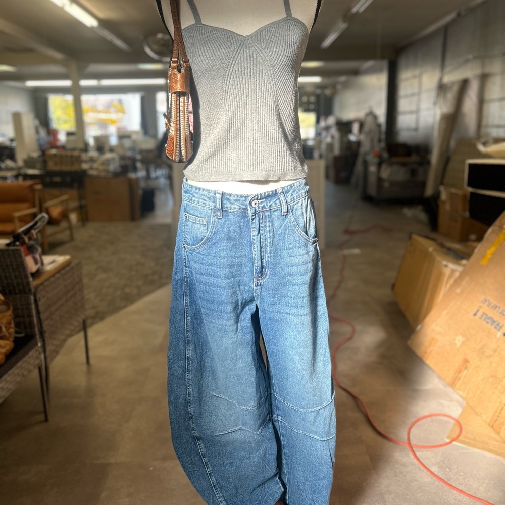 Gray Cropped Tanktop - Picture 2 of 4